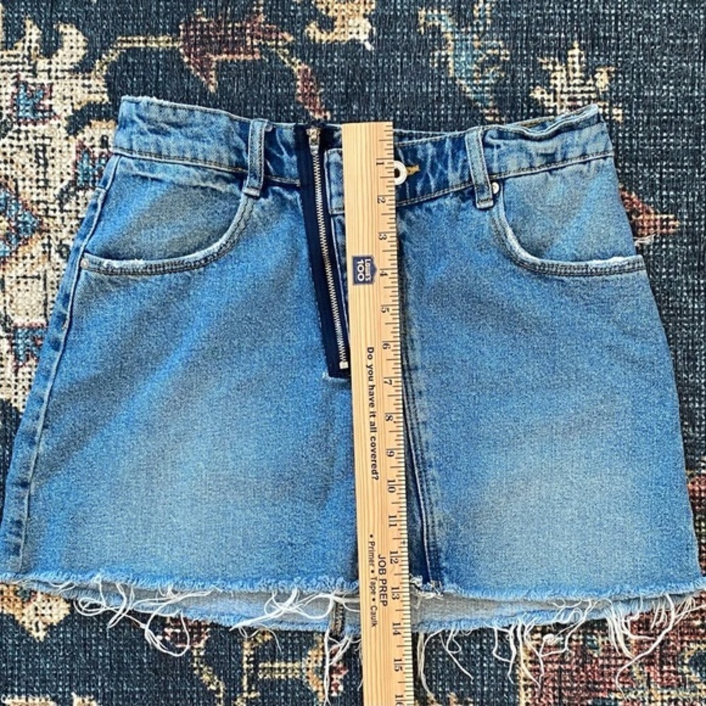 Zara TRF Denim‎ Mini Skirt Raw Hem Frayed Light Wash Zip Detail Size S - Picture 6 of 6